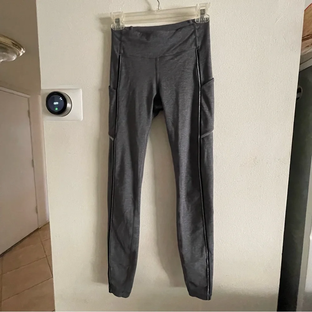 Lululemon gray leggings with pockets size 4